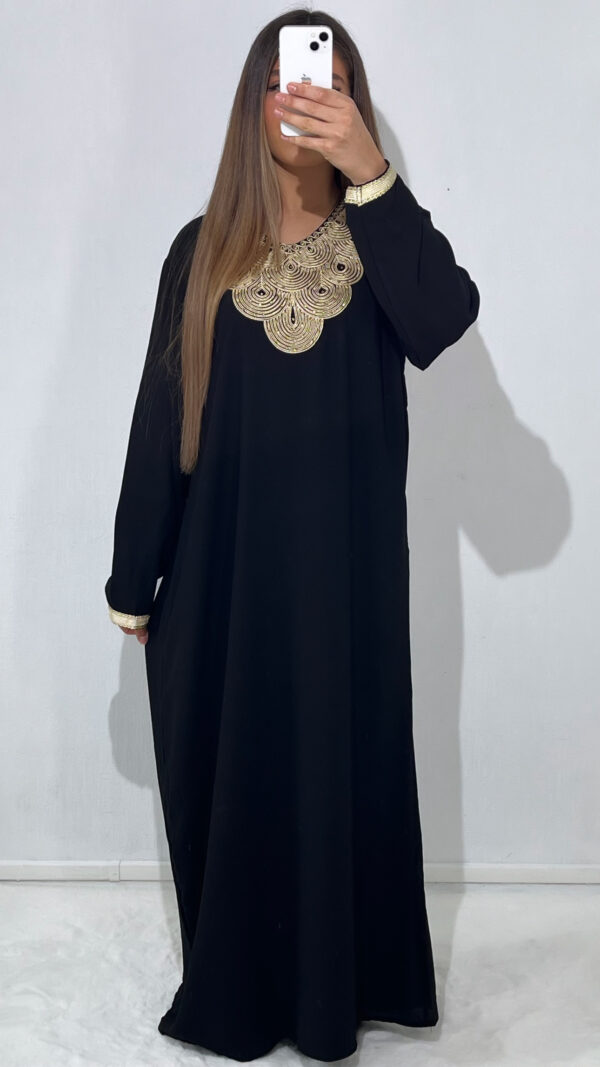 ROBE D’INTÉRIEUR BRODÉE